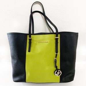 Michael Kors Jet Set Center Stripe Tote - Black